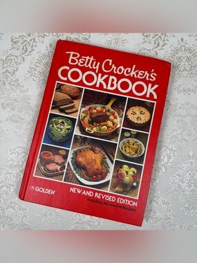 Betty Crocker Classic Cookbook Revised 1978 READ